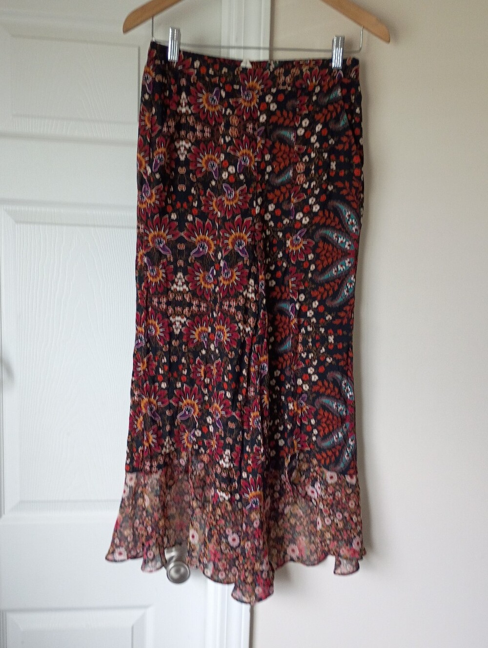BCBGeneration Wide leg Flowy Pants with Multicolor Floral Print